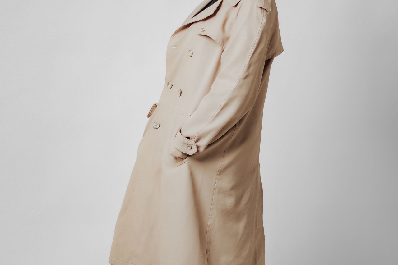 Trench-coat beige classique croise, style Burberry